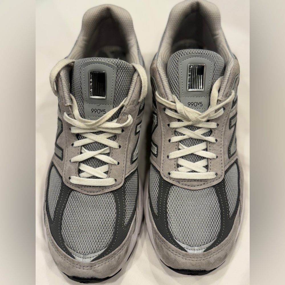 New Balance Made in USA 990v5 Core (unisex M9.5/W11)